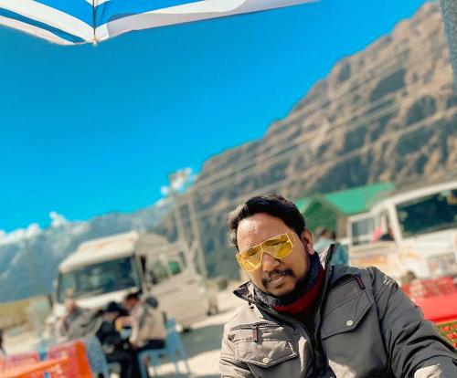 jj jitu jitendra in manali view point