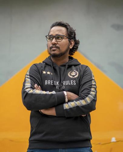 jj jitu jitendra pose